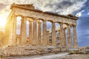 Iš ko pagamintas Partenonas?  Akropolis.  Akropolio šventyklos: Partenonas, Erechteonas, Nike Apteros.  Kaip atrodo Partenono šventykla?
