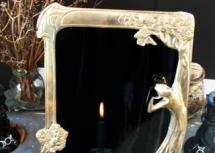 How to make a magic mirror for the development of clairvoyance?
